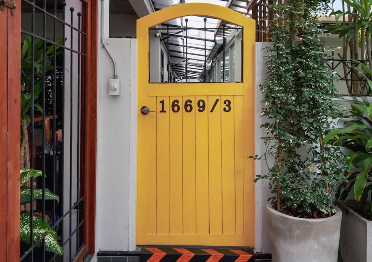 Hostel Liaw Base House Bangkok Exterior foto