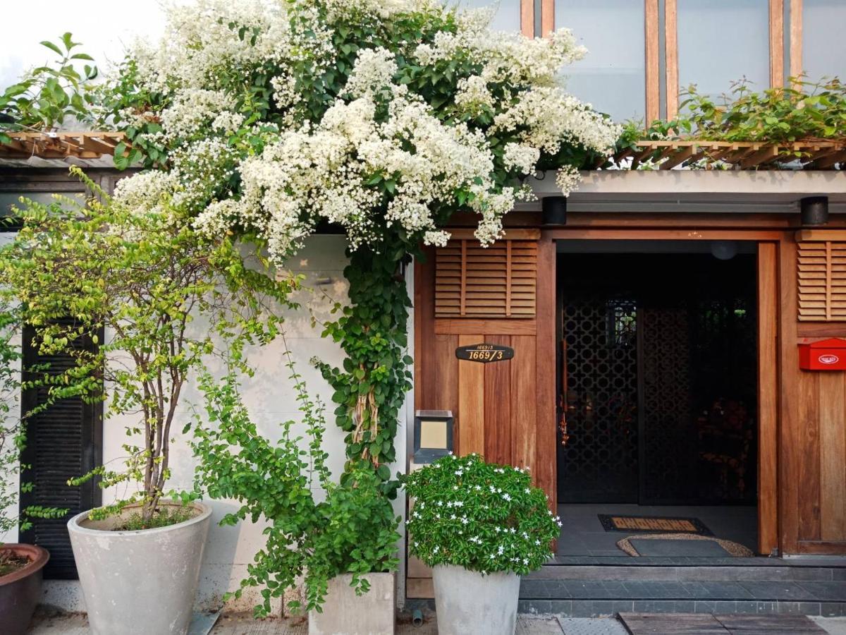 Hostel Liaw Base House Bangkok Exterior foto