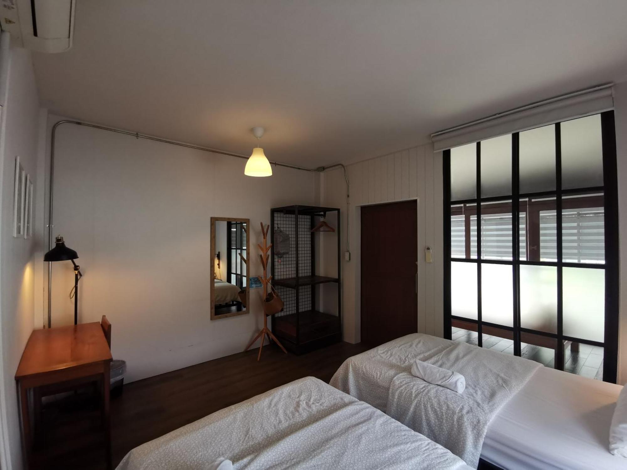 Hostel Liaw Base House Bangkok Exterior foto